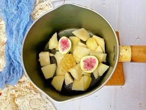 怎么做洛神花无花果金燕耳银耳汤