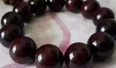 盘小叶紫檀手串有哪些技巧