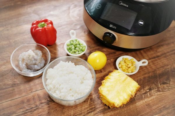 柠檬菠萝虾仁炒饭