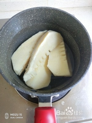 食补养生竹笋烧排骨的做法