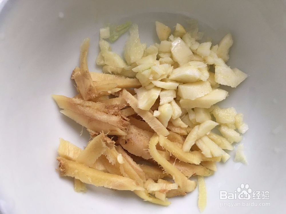 尖椒辣椒炒鸡胗的做法