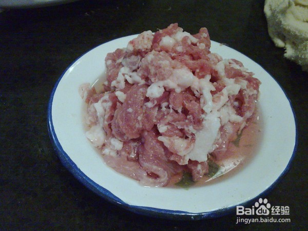 猪颈肉炒胡萝卜的做法