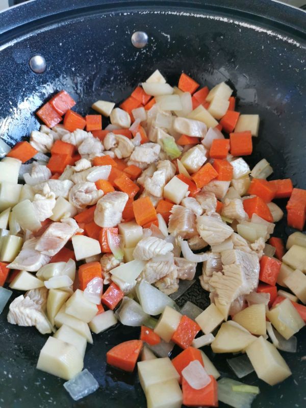 美味咖喱鸡块饭