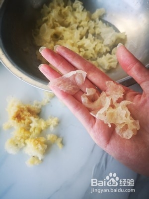 红枣雪梨银耳羹