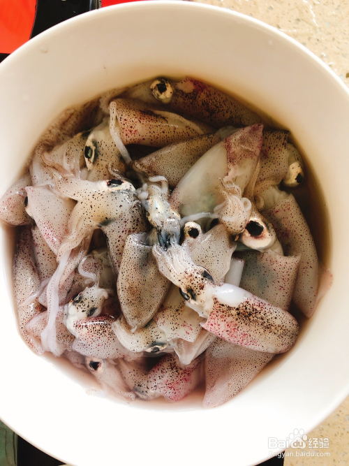 非常简单的小菜蒜苔凉拌鱿鱼仔