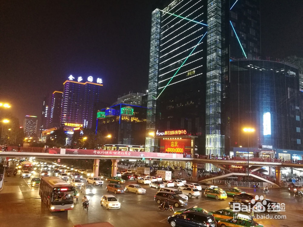 荣耀8暗光拍照:彩色黑白双摄/高传感器/多重对焦