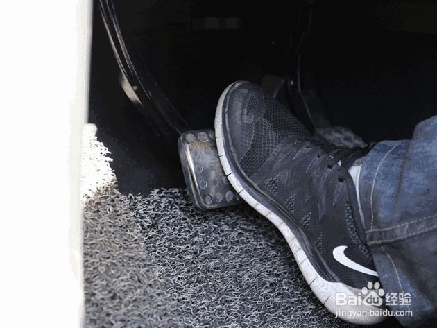 如何更换刹车片,定期保养更安全