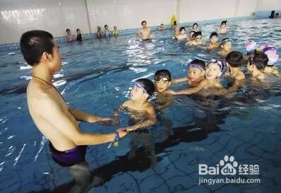 如何学游泳及学游泳的步骤