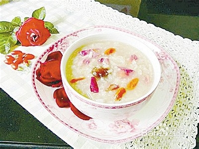 如何制作牡丹花粥及使用功效