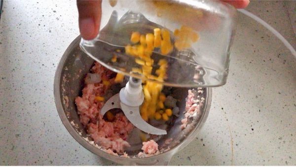 猪肉虾仁玉米水煎包