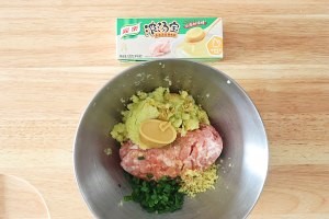 三色白菜猪肉水饺