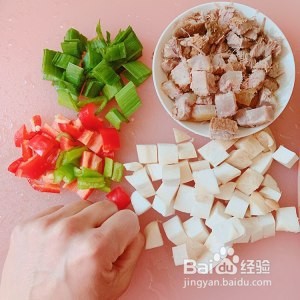 教你怎么做青蒜杏鲍菇炒卤牛肉