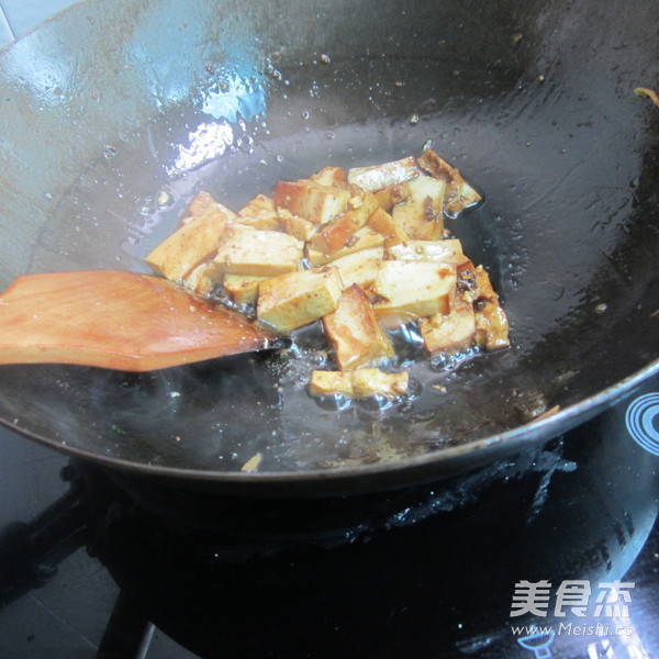 香干芹菜烧烤肠