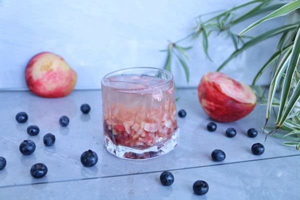 少女心莓桃多多气泡饮