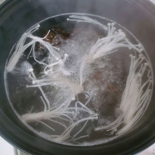 麻麻辣辣钵钵鸡