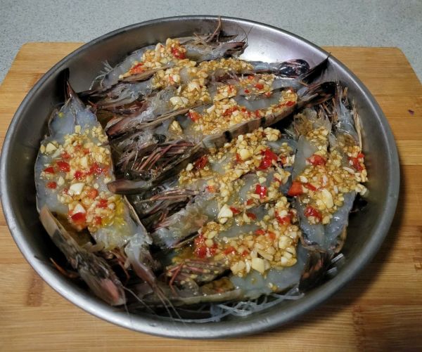 蒜蓉粉丝蒸大海虾