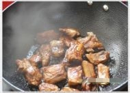 教你怎么做排骨烧粽子