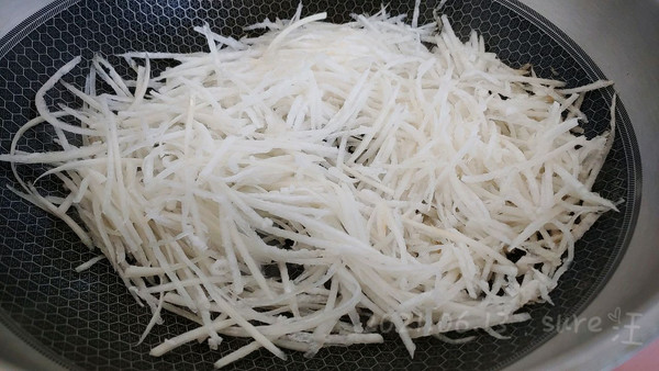 虾油煎蛋萝卜汤