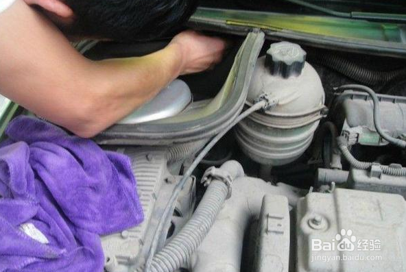 标致206更换汽车空调滤芯安装教程