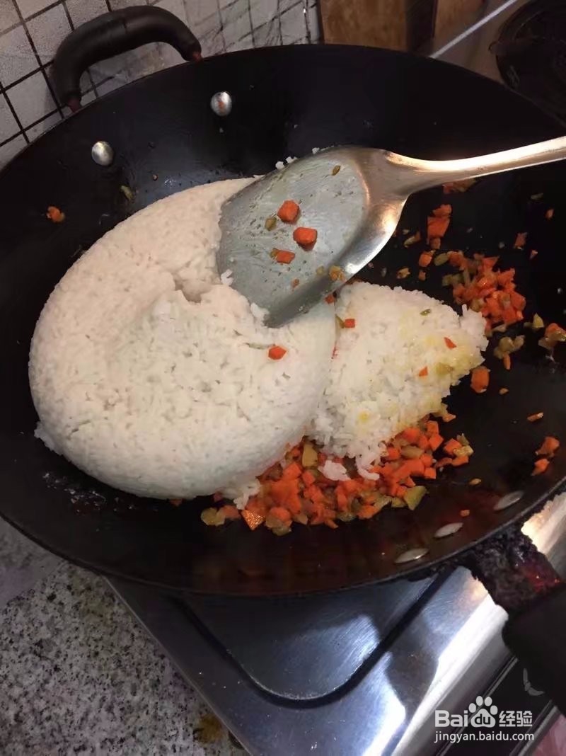鲜三丁炒饭怎么做