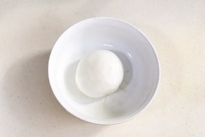 怎么做外酥里糯的核桃芝麻糯米卷