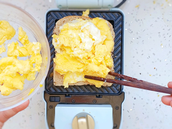 芝士滑蛋三明治