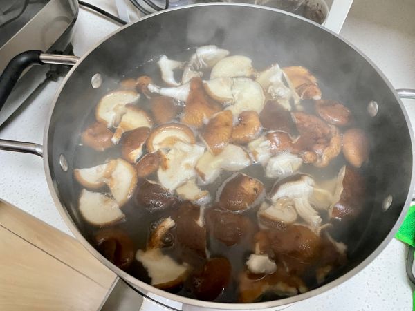 香菇鸡肉炖土豆