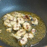 咸鱼焖豆腐怎么做