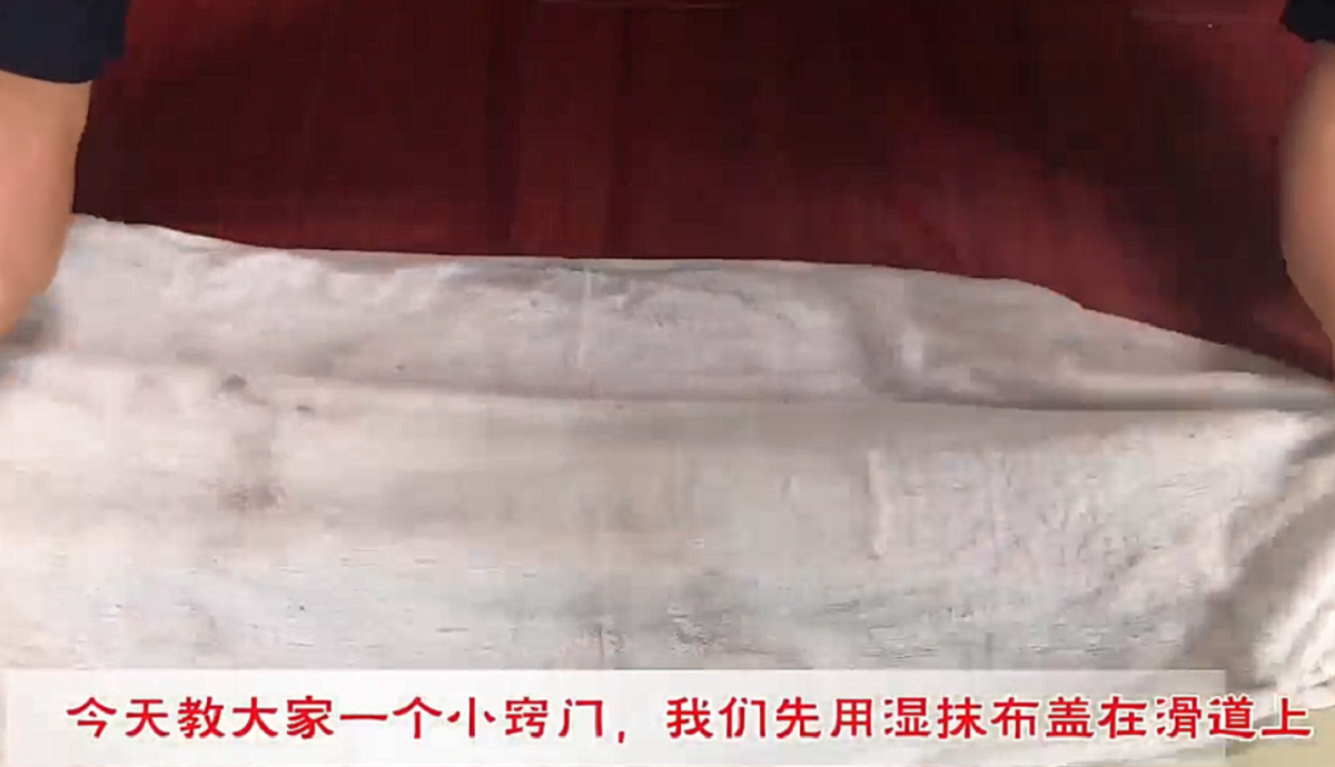 如何清理窗户缝隙