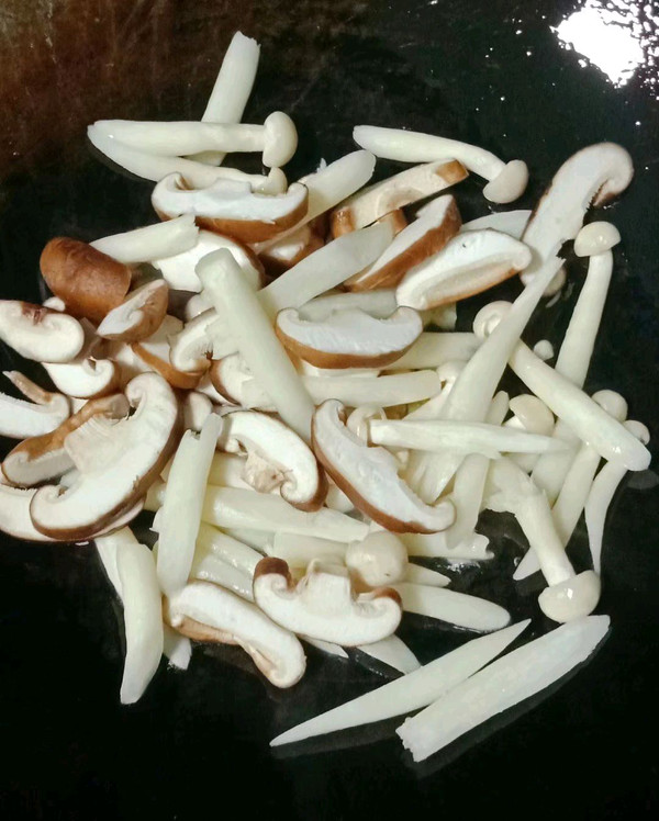 菌菇紫菜蛋花汤