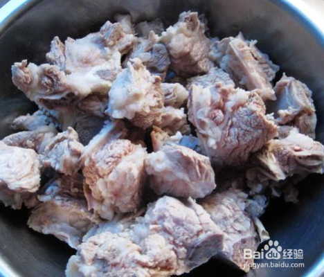 怎样炖出一道美味的排骨海带汤？