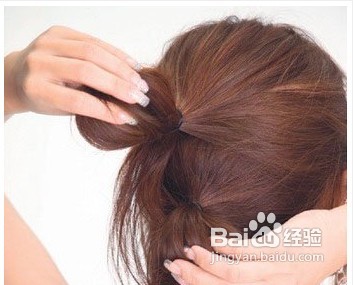 妩媚十足的韩式盘发