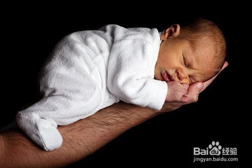 孩子睡觉经常踢被子，爸妈要学会这5招