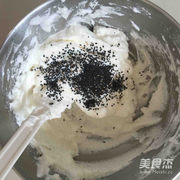 木鱼花黑芝麻天使蛋糕