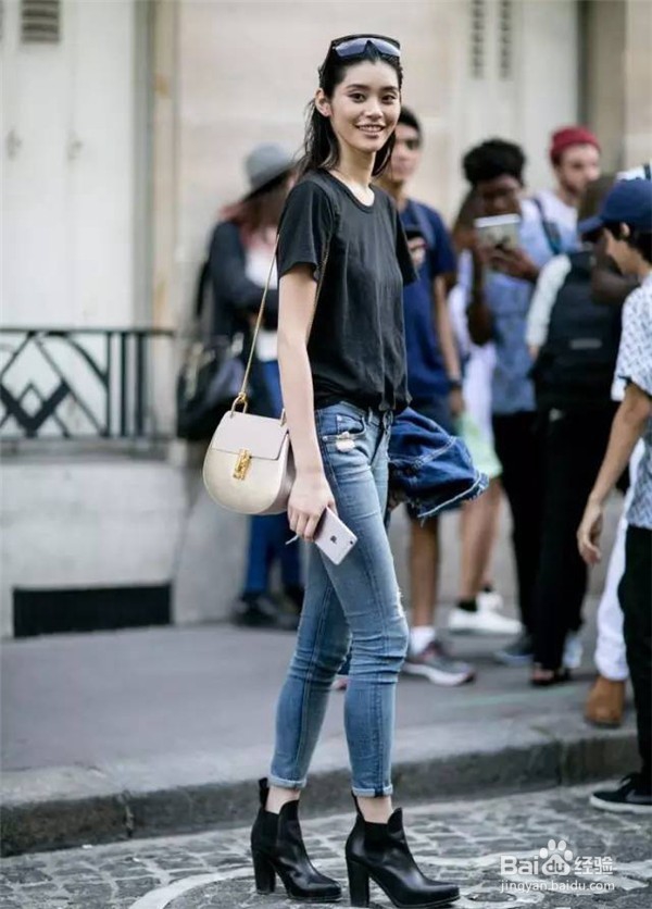 T恤+九分裤,普通女孩也能穿出时尚感!