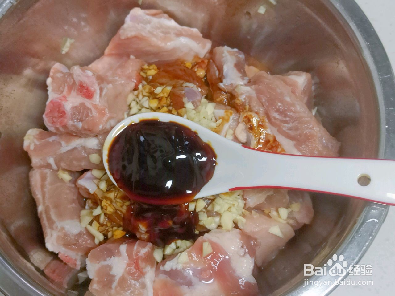 椒盐蒜香烤排骨的做法