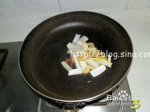 春季一道不可不尝的养生菜——栗子木耳烧鸡