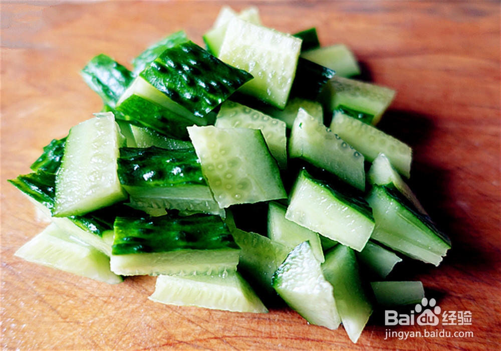 如何制作酱香浓郁的酱爆鸡丁