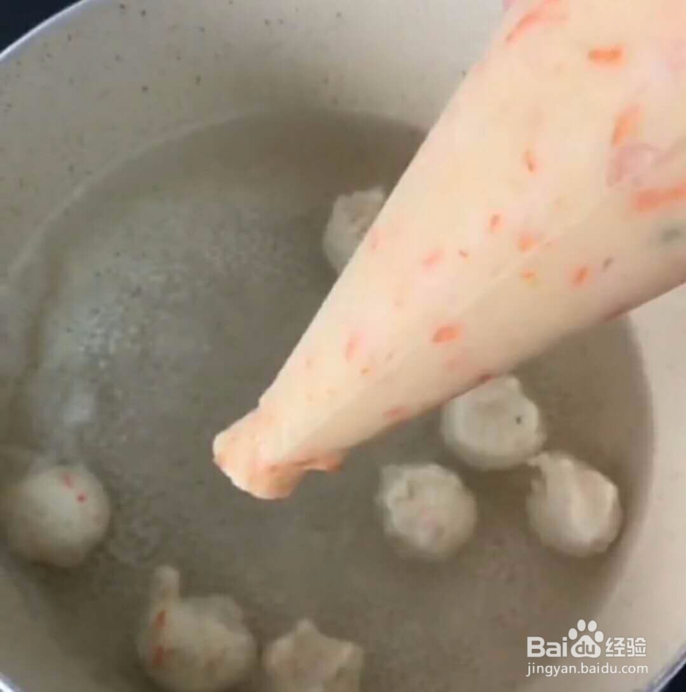 一岁以上宝宝制作鸡肉丸子汤做法