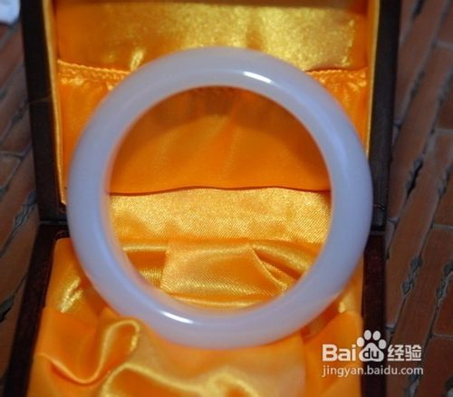 如何鉴别翡翠真伪