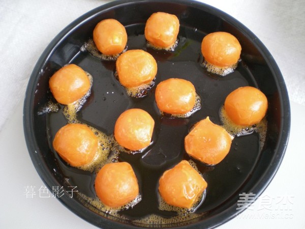广式咸蛋黄月饼