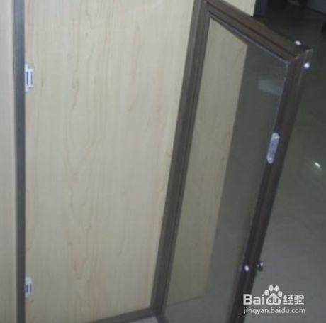 下拉纱窗怎么打开