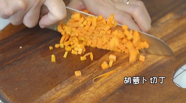 口蘑牛肉时蔬鸡蛋饼