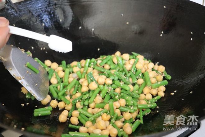 芦笋鹰嘴豆的做法