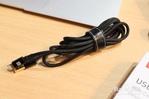 牛人首创一口两用,锐舞的数据线你见过没