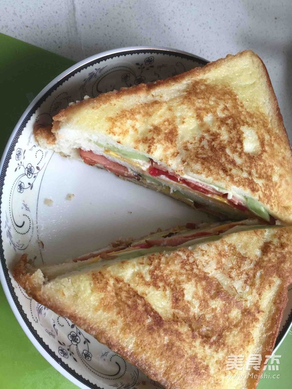 鸡蛋火腿三明治