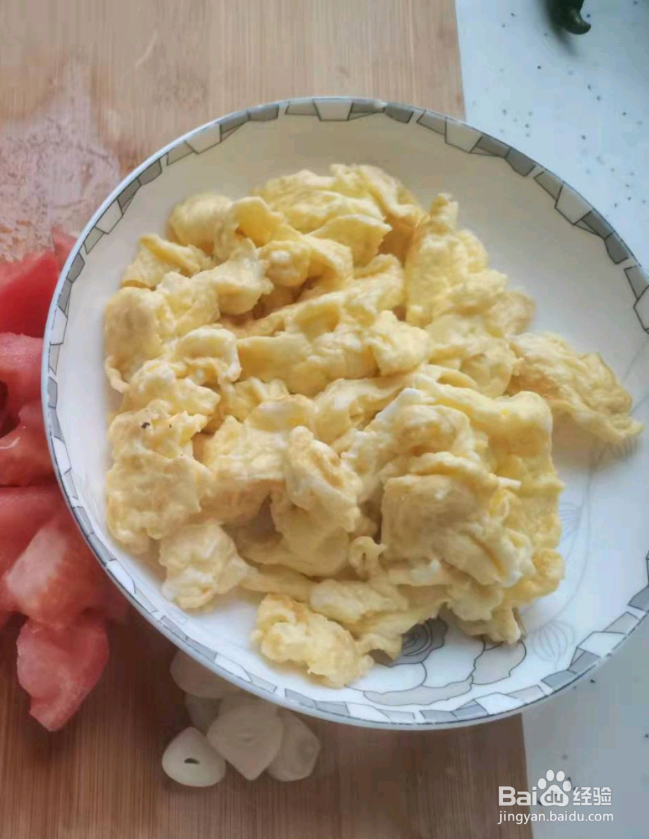 西红柿炒鸡蛋的做法