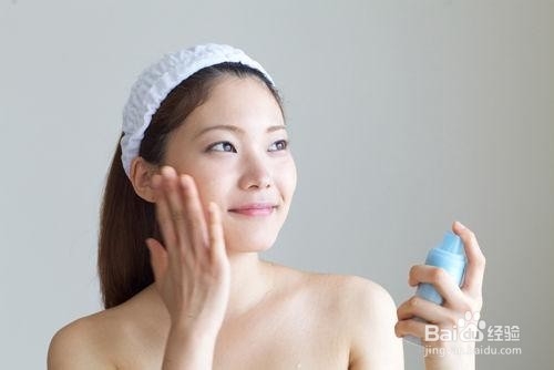 冬季皮肤干燥怎么保湿 冬季补水保湿的方法