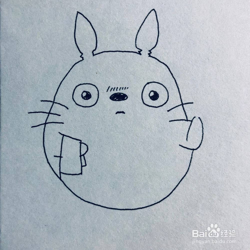 端着西餐的龙猫卡通简笔画绘画
