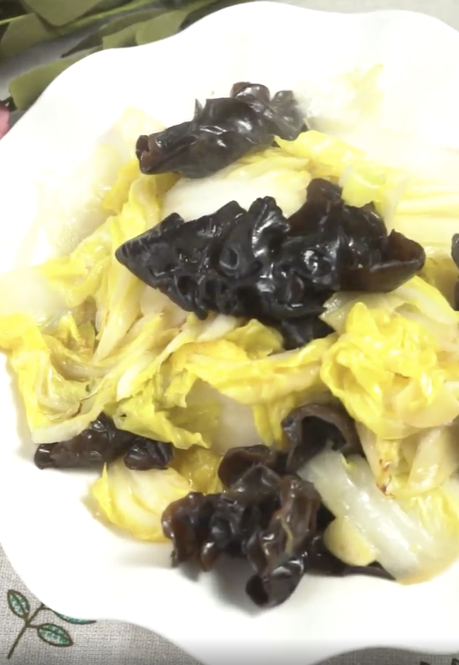 白菜炒木耳怎么做